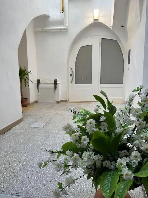Mediterranean House Μπάρι 0*,